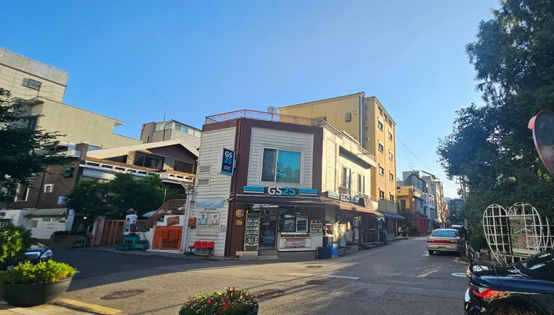 [Mapo, Seoul][5-minute walk from Hongik University Station Exit 3] Hongdae Hotspot Yeontral Park One-Room Studio 18