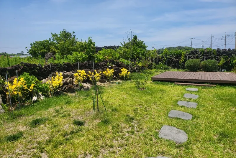 [Gujwa, Jeju] Woljeong Olle-gil Farmhouse #Wide Yard #Camping #5 Minutes to the Beach #Stone Wall #Parking Lot 22