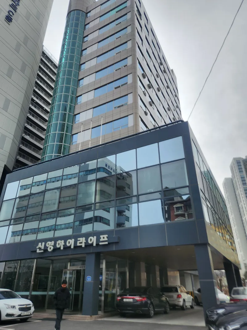 [강원 속초] 해수욕장 도보1분, 설악산뷰 바다코너링 고층,퀸침대2개 42