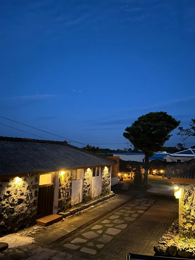 [Gujwa, Jeju] Use of 2 charming old houses with stone walls #5 people / Max 6 people #Private house #Yard 41