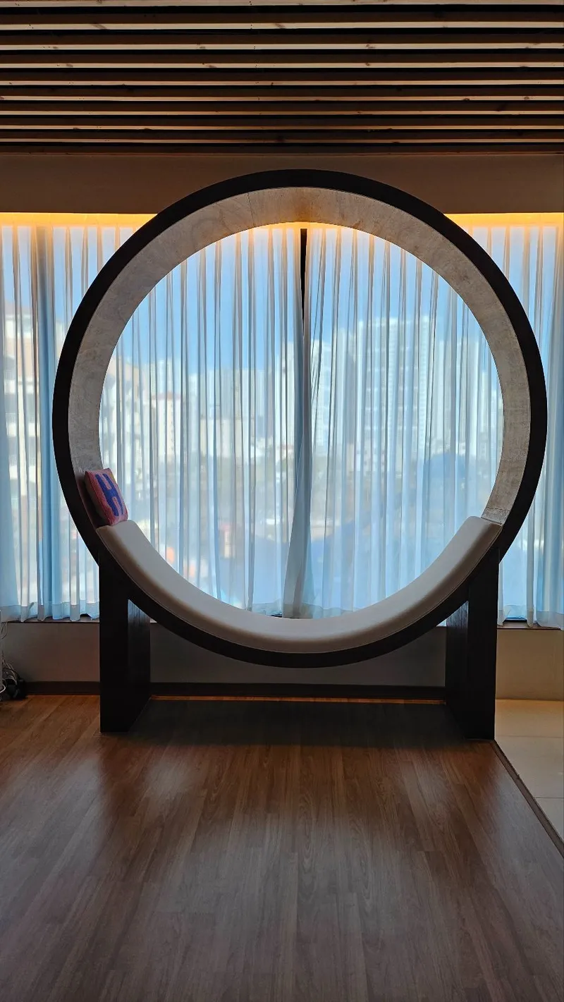 [Buk-gu, Ulsan] A modern restaurant where you can enjoy the ocean view and night city view from the jacuzzi and izakaya bar 42