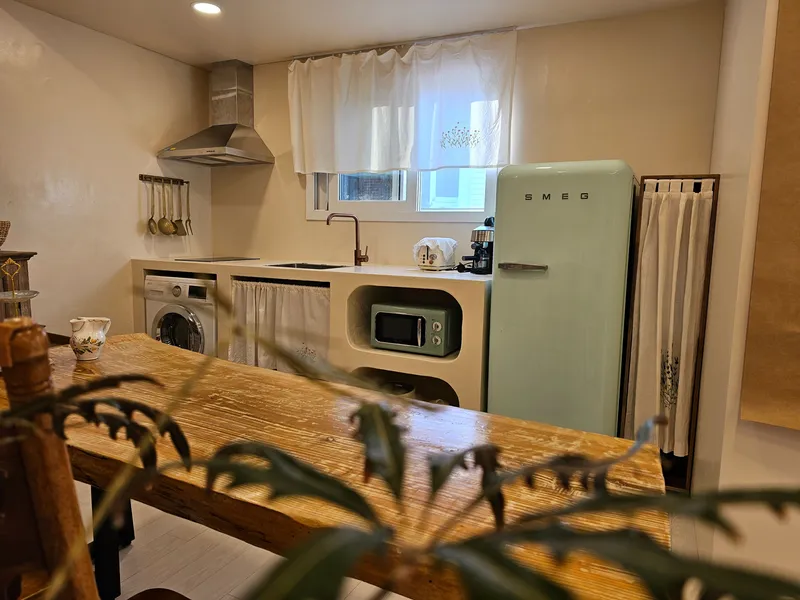 [Namwon, Seogwipo] Family room. Two-room. Private detached house located within the village. Pets allowed. Free guest access. 24