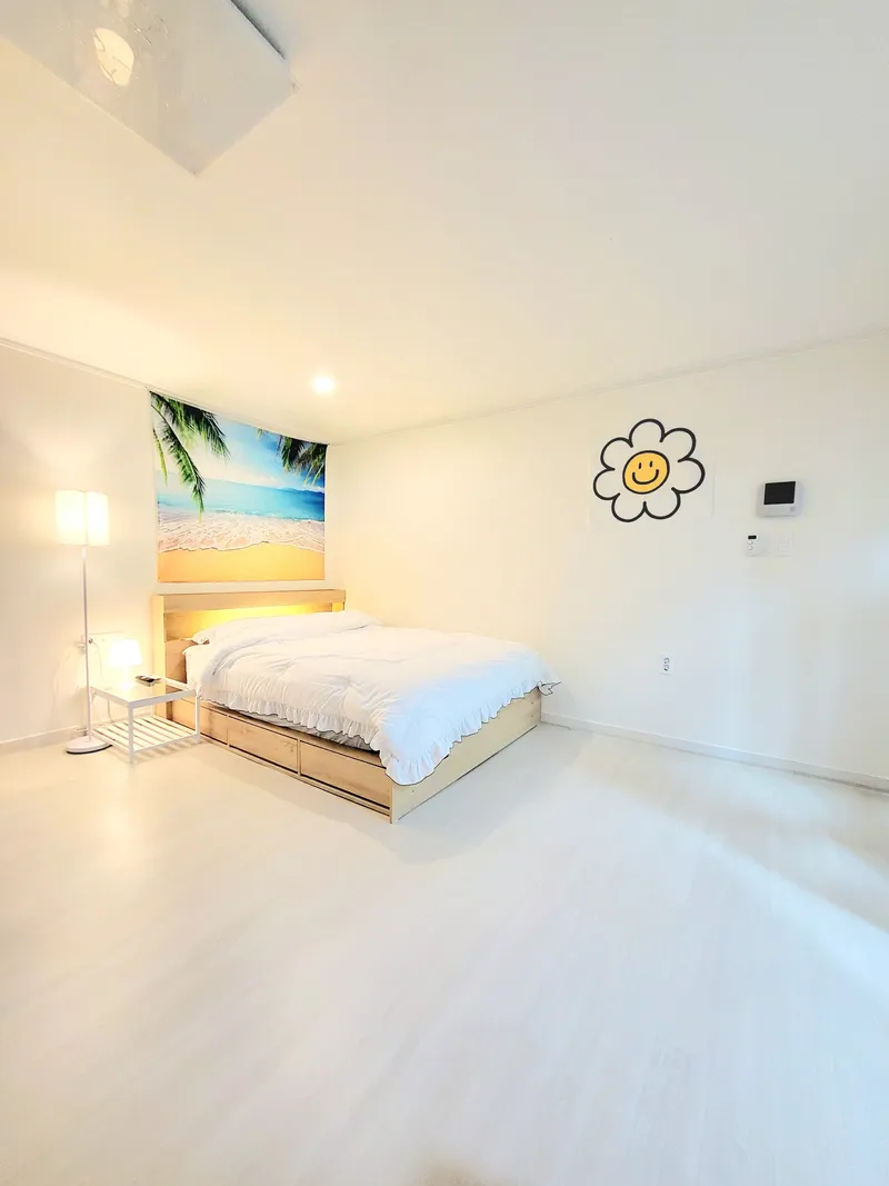 [Suyeong, Busan] 3 minutes from Gwangan Station, a beautiful and happy home with a class A queen bed and large TV~ 2