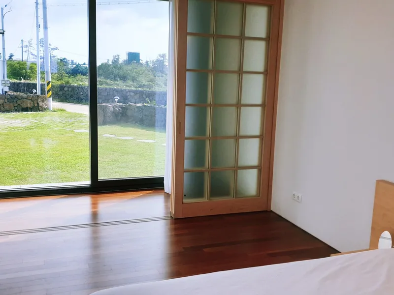 [제주 한경] 제주#잔디마당#먼바다와 석양이 멋진 럭셔리 고급 본채#판포포구#신창풍차 4