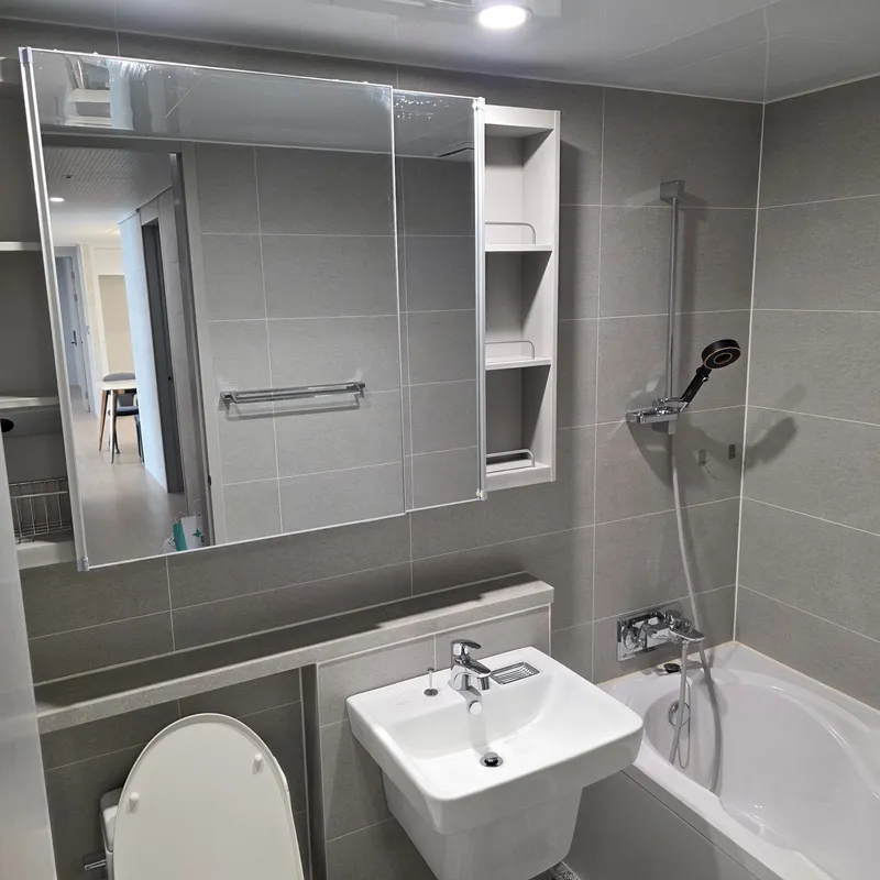 [Buk-gu, Busan] 18th floor view, forest area, 35 pyeong apartment, 4 rooms # Station area # 7