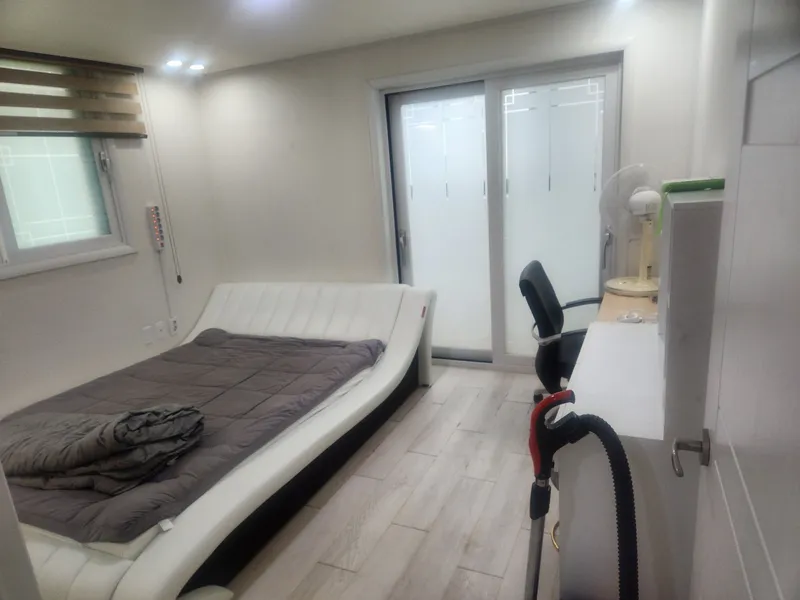 [Seo-gu, Daejeon] Ceiling fan, sun lamp, dryer, large TV, queen bed #PetFriendly 2