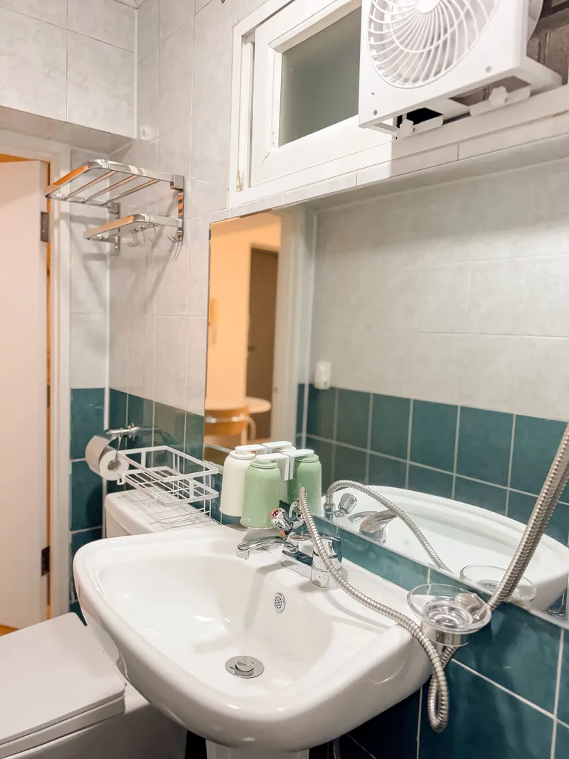 [Gangnam, Seoul] 6-minute walk from Seolleung Station, 3-minute walk from Daechi Academy Street 8
