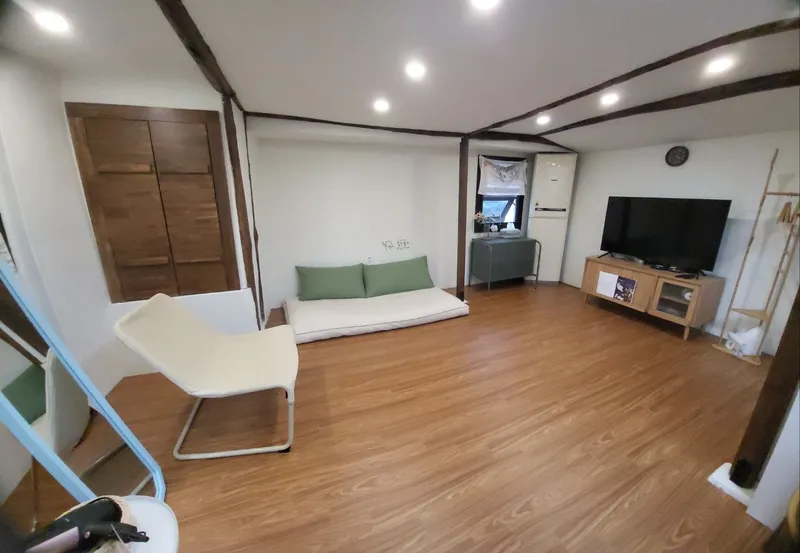 [Gujwa, Jeju] Woljeong Olle-gil Farmhouse #Wide Yard #Camping #5 Minutes to the Beach #Stone Wall #Parking Lot 4