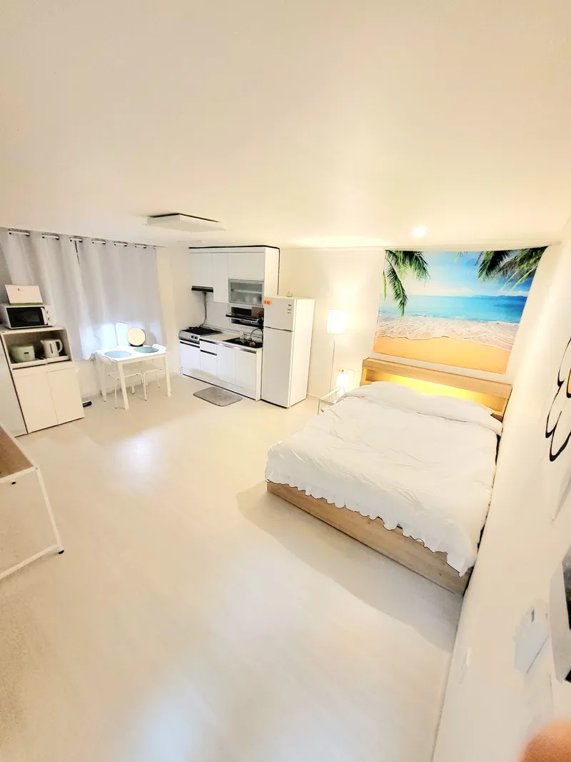 [Suyeong, Busan] 3 minutes from Gwangan Station, a beautiful and happy home with a class A queen bed and large TV~ 5