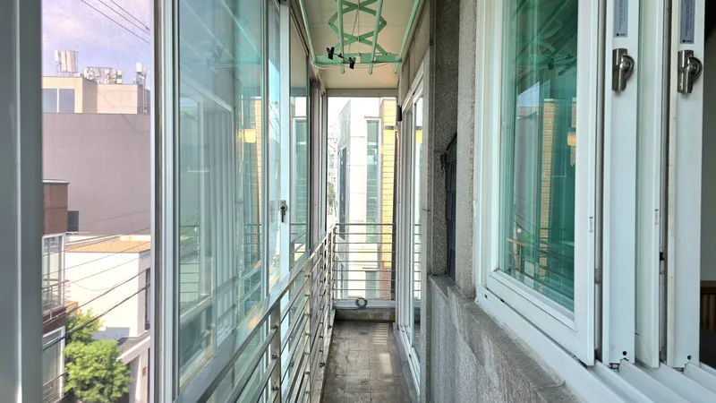 [Gangnam, Seoul] One-room apartment with a living room and a nice view of Yeoksam Station 11