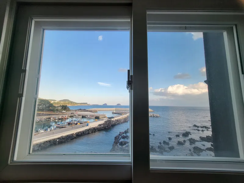 [Beophwan-dong, Seogwipo] ♡Right in front of Beophwan Beach♡ 3 rooms, 2 bathrooms, Olle Trail Course 7, 5 minutes by car to E-Mart 10