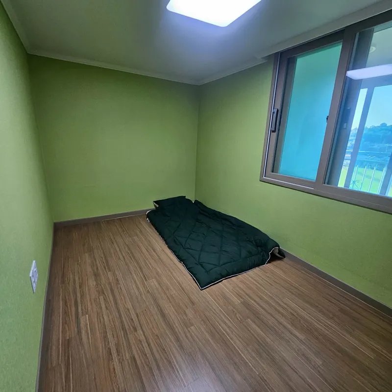 [Gunsan] Spacious and affordable accommodations 6