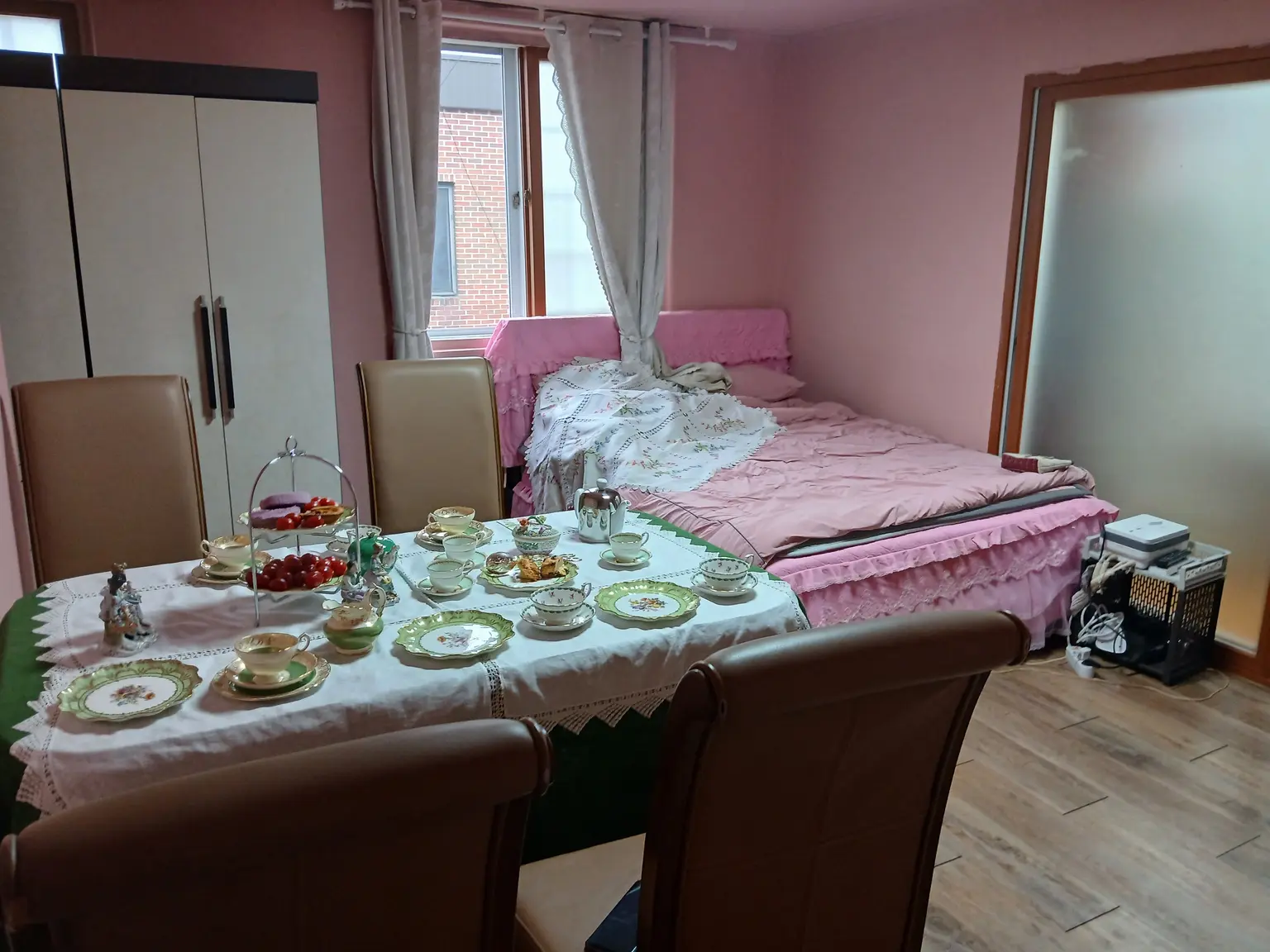 House 2BR·sleeps 3 以斯帖王后的房间 Cover Photo