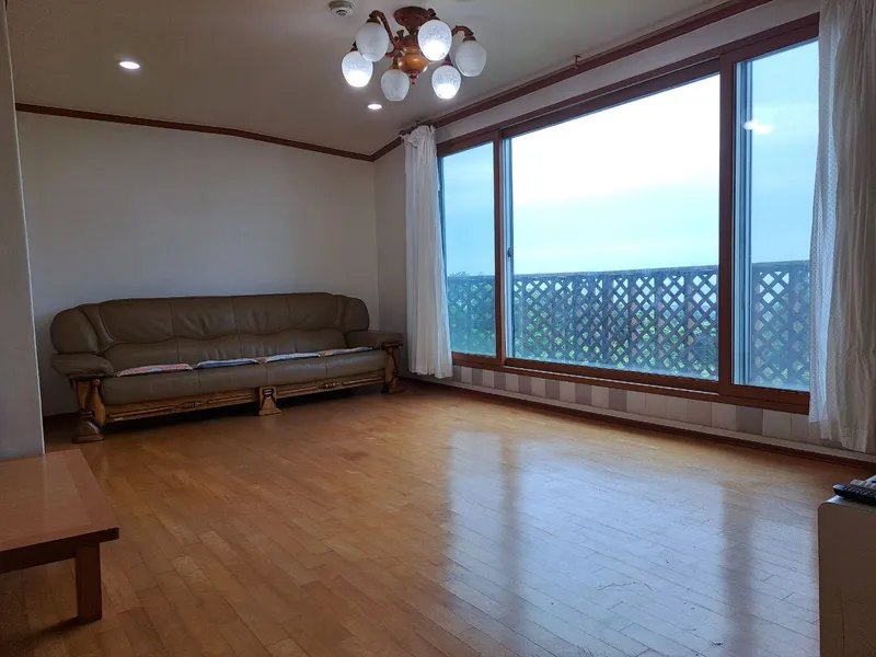 [Aewol, Jeju][Jeju Sogil-ri] A rest area in the forest with a view of the distant sea and Mt. Halla (2nd floor) 8