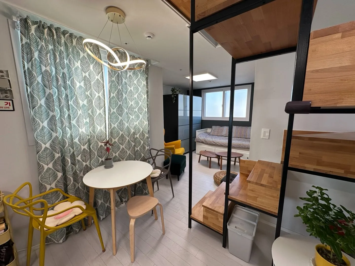 Jangwi-dong Transit-Friendly Two-Room Villa