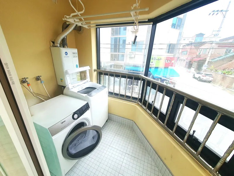 [Gumi] Fully remodeled, fully-furnished one-room apartment, Unit 202 13