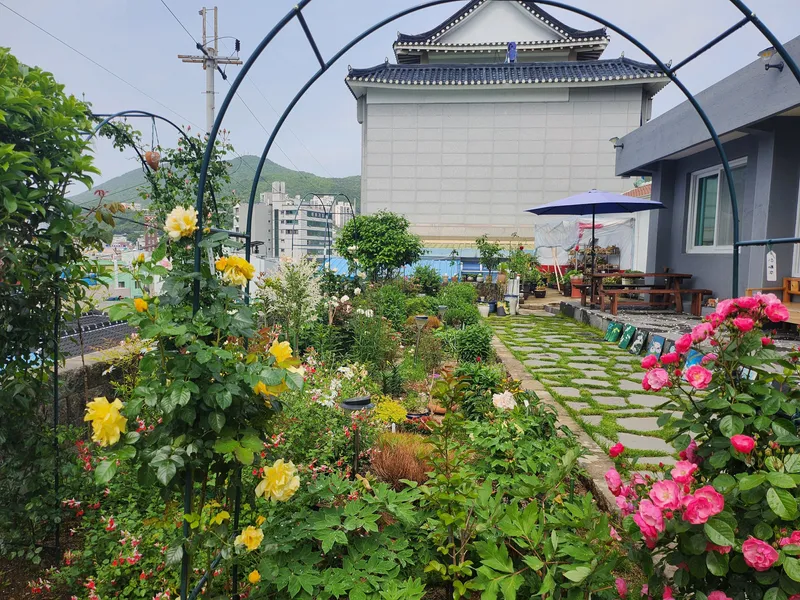 [전남 여수] 확트인 전망과 잘 정돈된 정원 아늑한 숙소 54