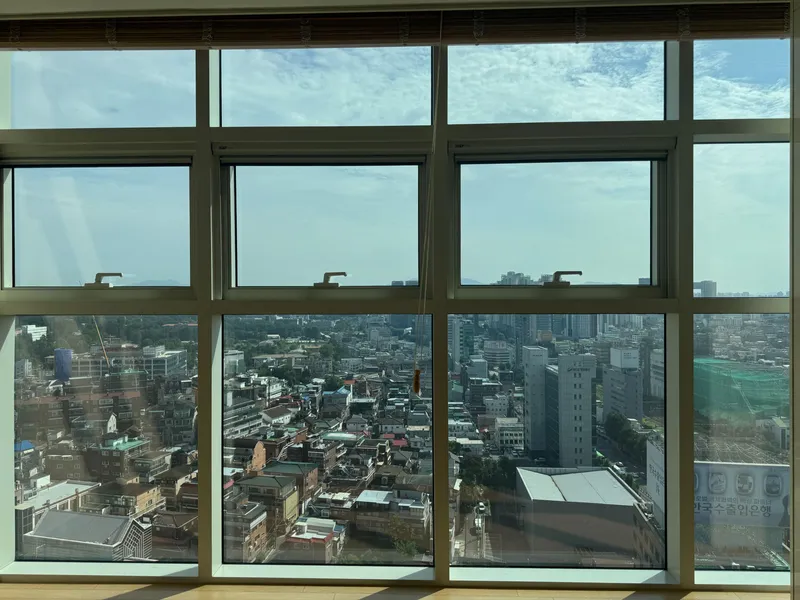 [Yongsan, Seoul] High-rise view studio apartment connected to Seoul Station underground passage 2