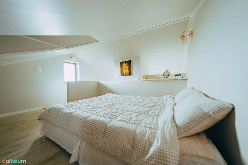 [Jocheon, Jeju] 13-pyeong duplex one-room stay #Tangerine field view #Natural room (utilities included) 6