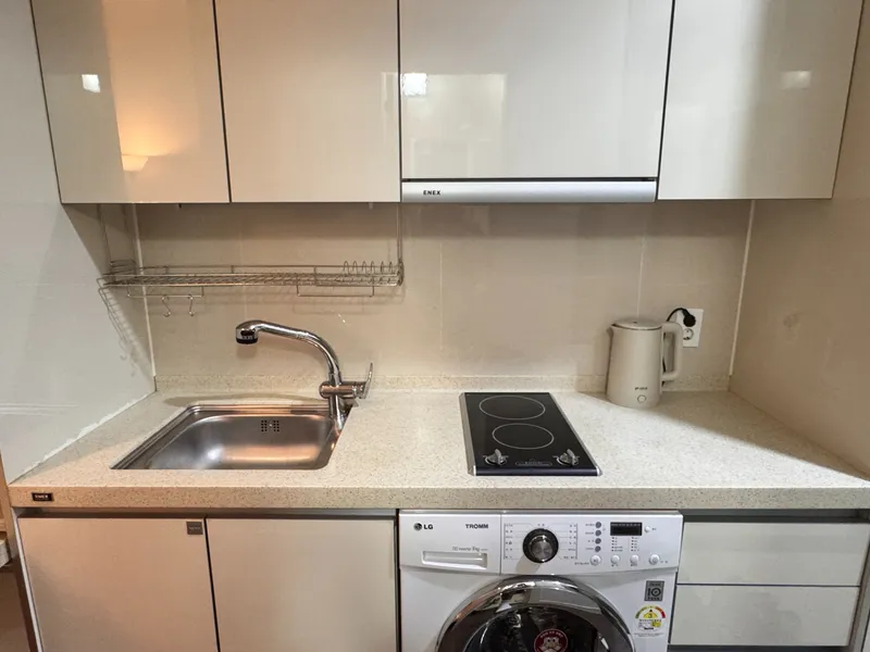 [Seocho, Seoul] Seocho-dong high-rise officetel with a great view, located near the station, 10 minutes from Gangnam 22