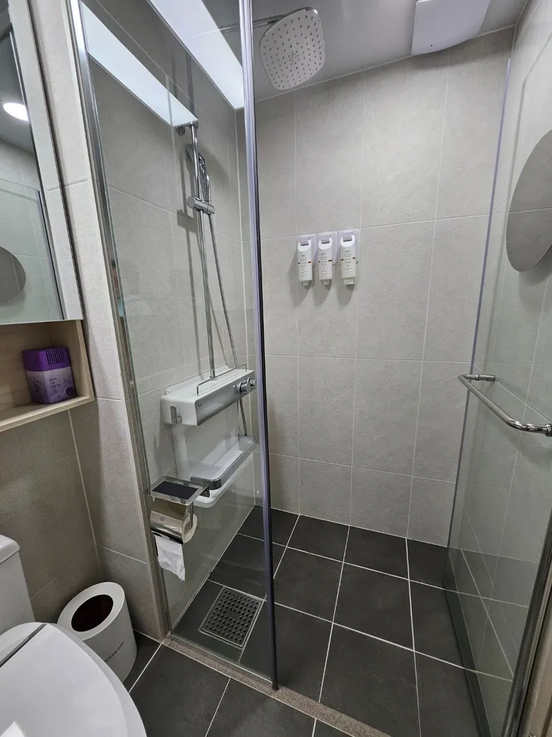 [Yangyang] E7-10/1. High-rise ocean view. Full options. Bed sunrise. Close to Yangridan-gil. OTT available. 16