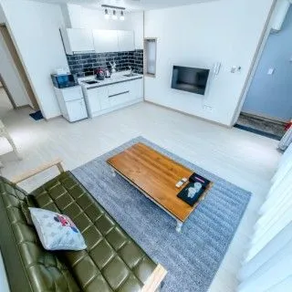 [Namwon, Seogwipo][Room 103] Private Family Space Terrace 2 Party Rooms 2 Large Rooms 2 Bathrooms 1 Living Room 17