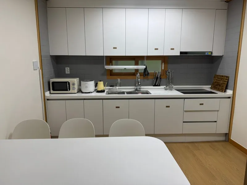 [Beophwan-dong, Seogwipo] 3 rooms (4 queen beds) / Private house / 15 minutes from Ole Market 23