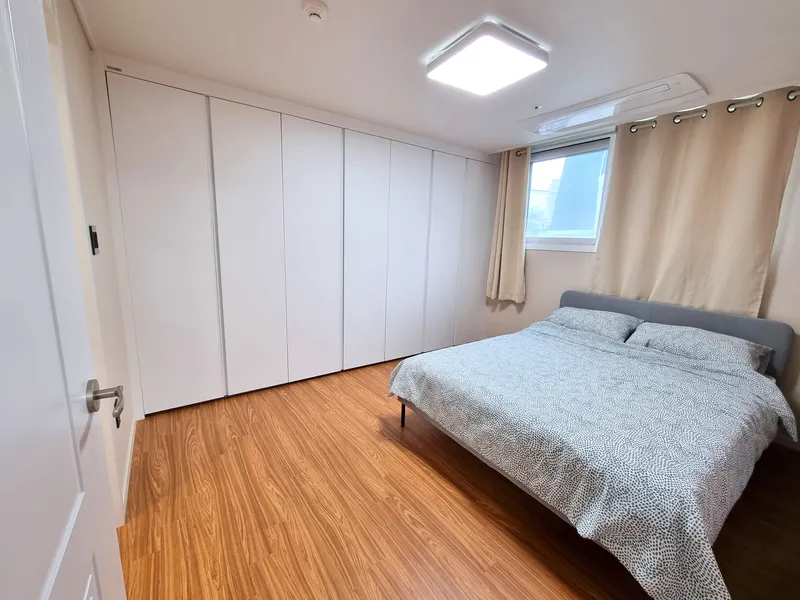 [Nohyeong-dong, Jeju] 10 mins from the airport│6 guests│Spacious accommodation with 3 bedrooms and 2 bathrooms│Nohyeong center│Recommended for travel, gatherings, and families 2