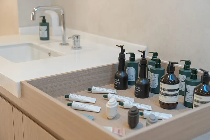 [Cheonan] 5 min walk from Dujeong Station #Near the food alley #Standard room #Parking #Non-smoking 24