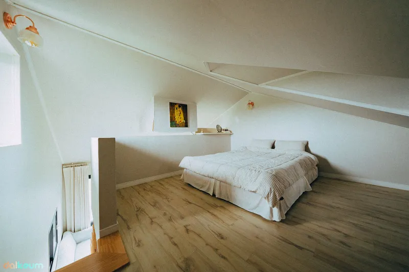 [Jocheon, Jeju] 13-pyeong duplex one-room stay #Tangerine field view #Natural room (utilities included) 3