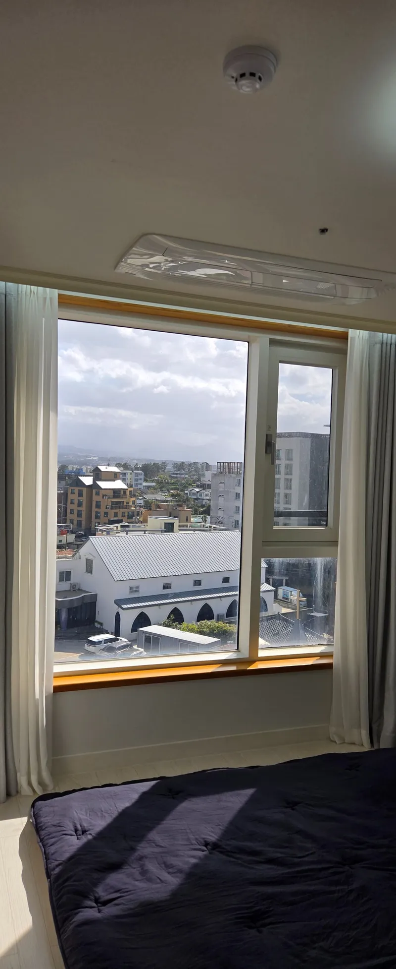 [Jocheon, Jeju] Nordic-style full-service officetel 3 minutes walk away 7