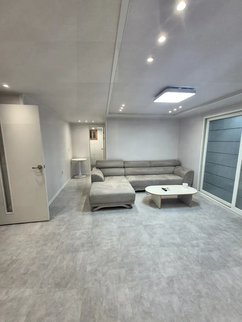 [Pohang] Large room 2 / Large living room / Kitchen / Parking D12 6