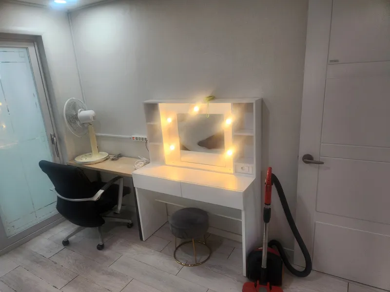 [Seo-gu, Daejeon] Ceiling fan, sun lamp, dryer, large TV, queen bed #PetFriendly 4