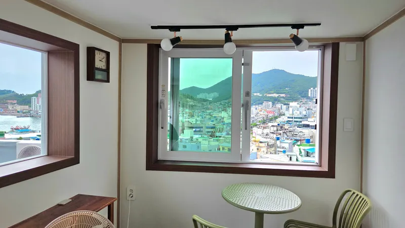 [전남 여수] 거실 바다뷰와 옥상이 있는 감성 주택 / 시내 도보5분 17