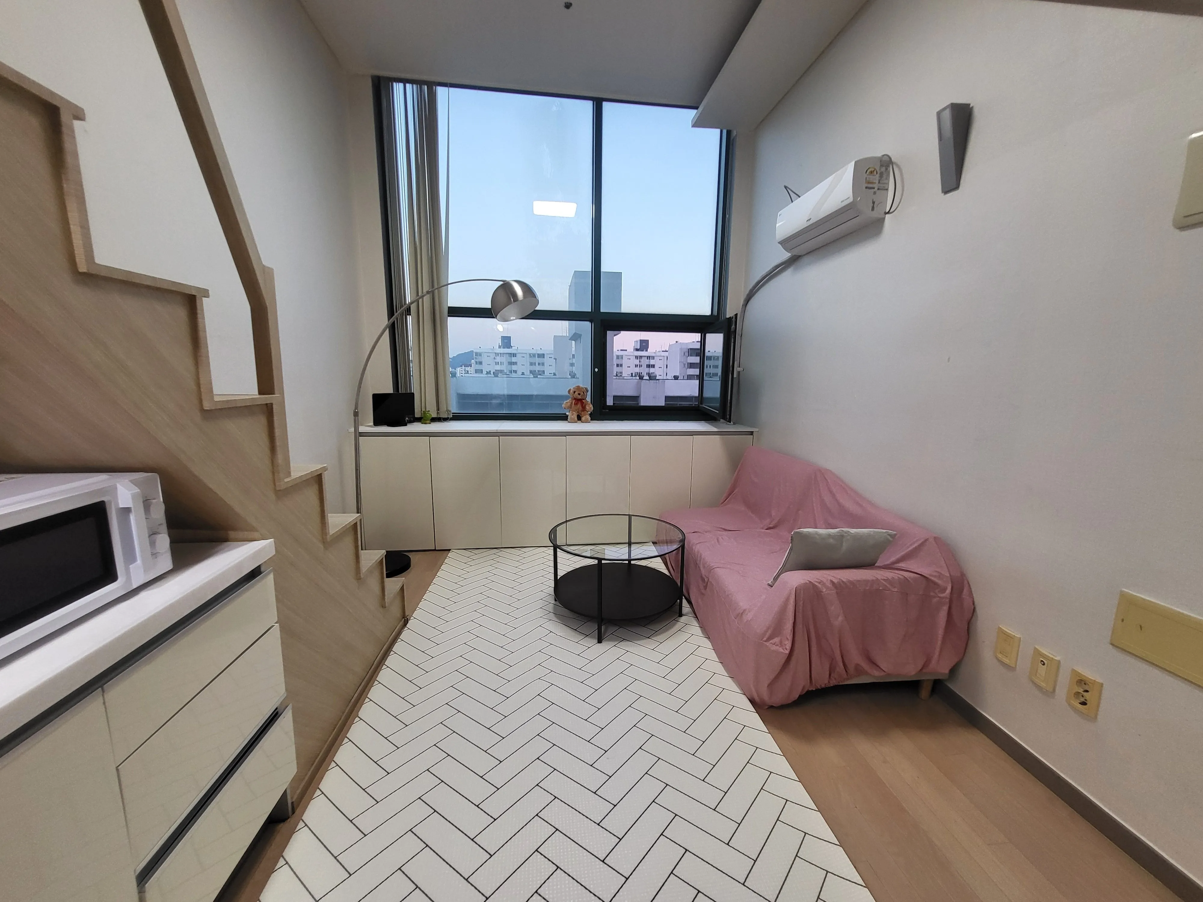 Jung-dong One-Bedroom Efficiency Apartment