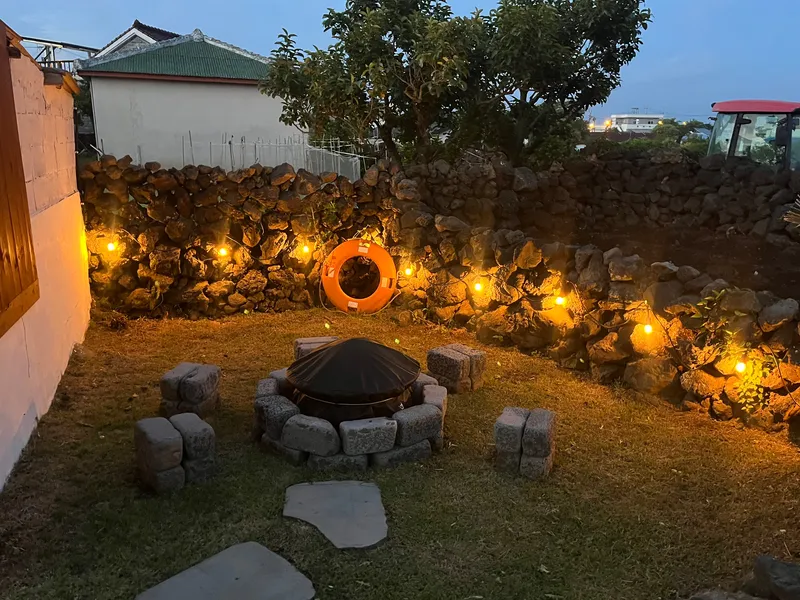 [Gujwa, Jeju] Use of 2 charming old houses with stone walls #5 people / Max 6 people #Private house #Yard 36