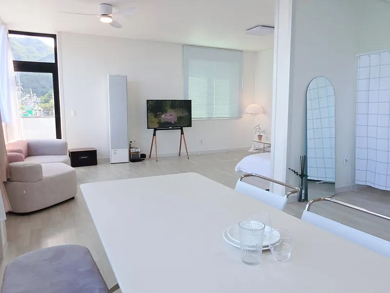[Geoje] Hakdong Mongdol 3-Second Sea View Terrace Accommodation 14