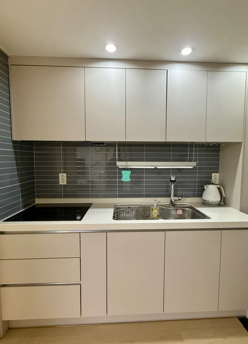 [Seocho, Seoul] 5-minute walk from Seocho Station / 1 free parking space 11