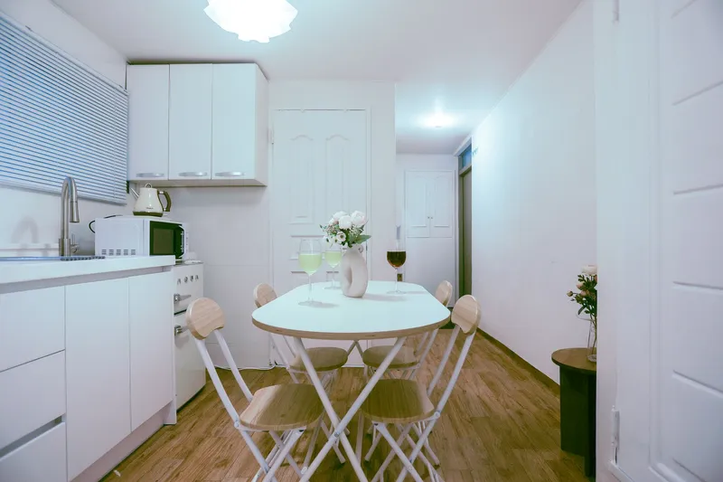 [Mapo, Seoul] 3-minute walk from Ewha Womans University Station, up to 5 people, 3 beds, fully equipped two-room with washing and drying facilities 37