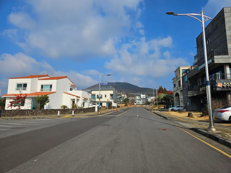 [Seoho-dong, Seogwipo] Three-Room + @ (Attic, Terrace) Ocean View Accommodation 58
