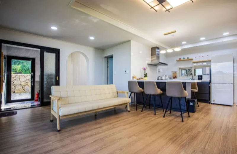 [Topyeong-dong, Seogwipo] A duplex pool villa with mountains and valleys 7