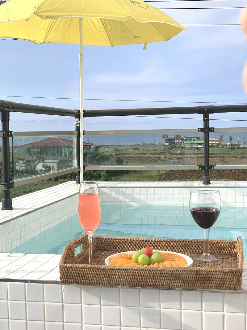 [Aewol, Jeju] A detached townhouse with a jacuzzi overlooking the nearby sea, coastal road 1 61