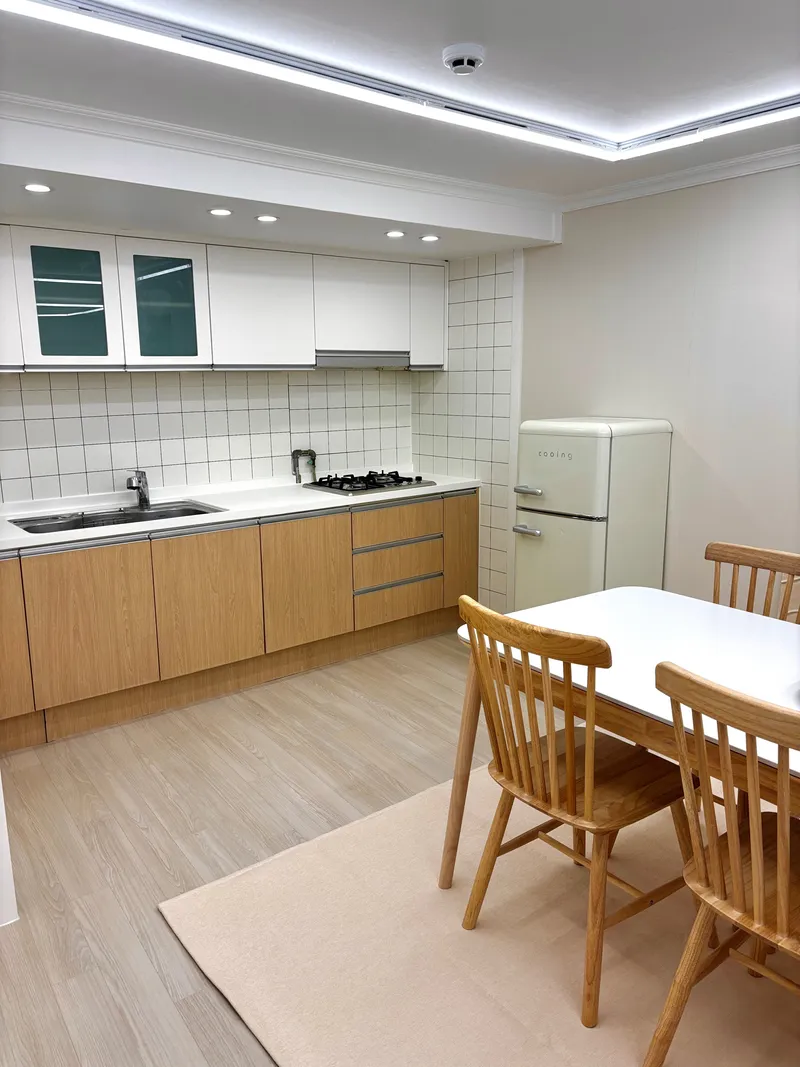 [Jongno, Seoul] Seochon Gyeongbokgung Station 4-room house with yard 20
