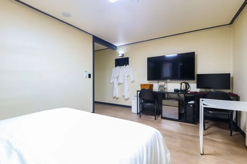 [Osan] 5 minutes walk from Osan Station # Comfortable room with air purifier # Bathtub # Snack bar 6