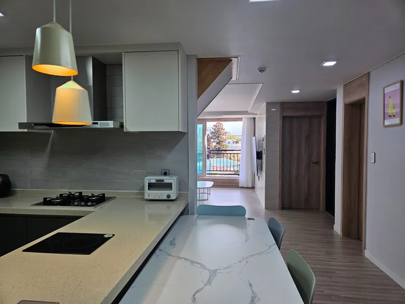 [Seoho-dong, Seogwipo] Three-Room + @ (Attic, Terrace) Ocean View Accommodation 22