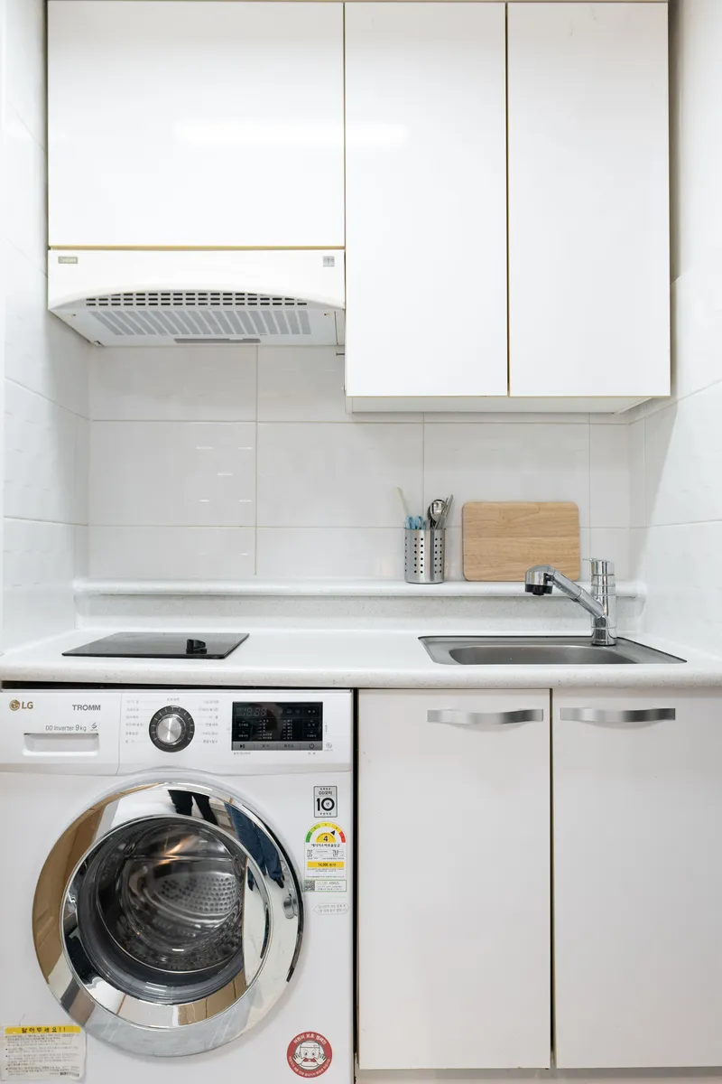 [Mapo, Seoul] 10 minutes walk from Hongik Univ. Station, Yeonam-dong 22