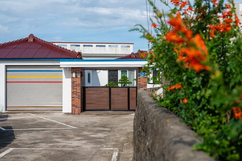 [Gujwa, Jeju] A relaxing stone-walled shade house 1 #3-minute walk from the beach in Handong-ri 17