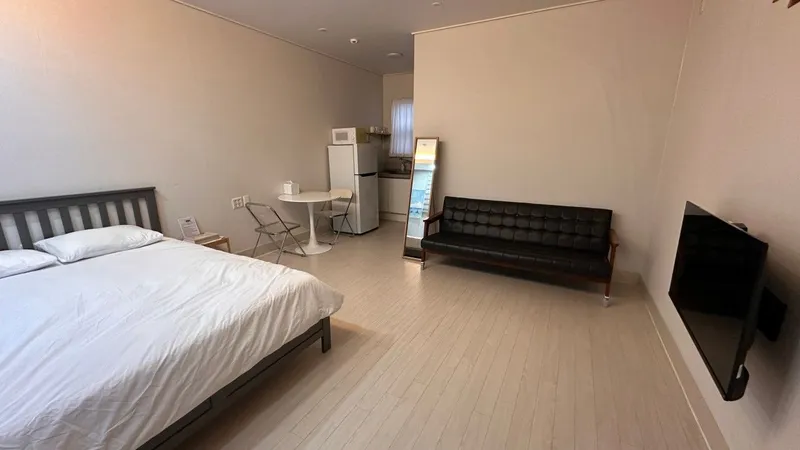 [Gujwa, Jeju] Double Room 203, a comfortable place to rest with a distant ocean view 2