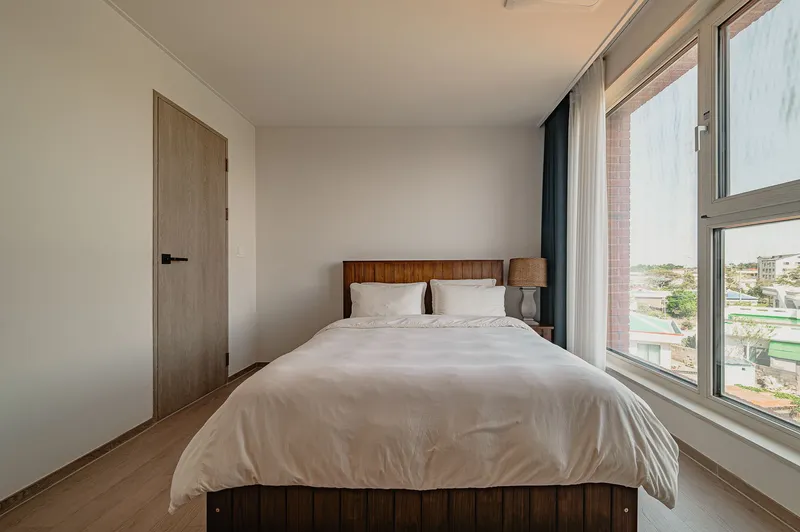 [Daejeong, Seogwipo] Entire 4th floor accommodation with a view of the ocean and Sanbangsan Mountain 2
