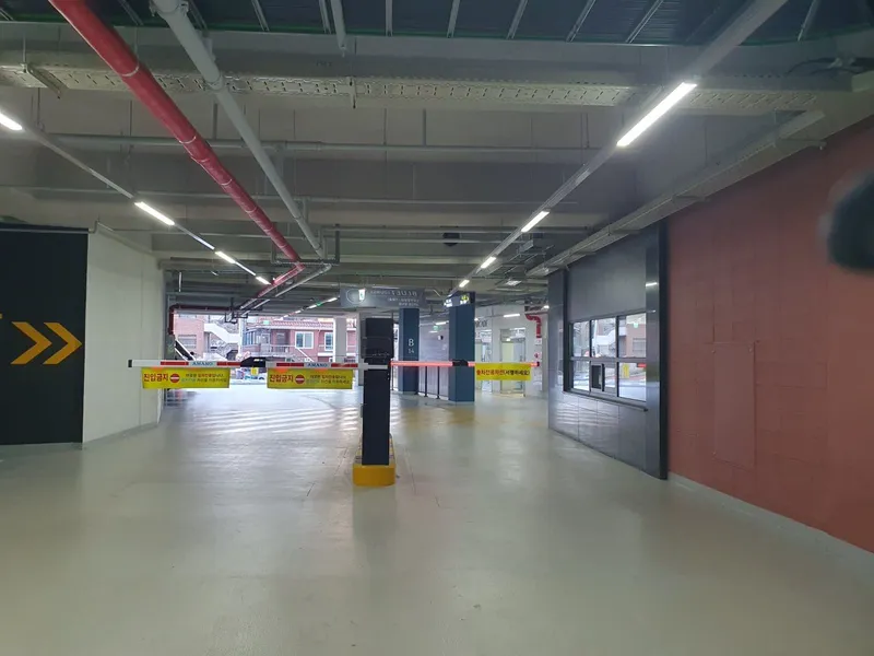 [Yeongdeungpo, Seoul] 3-room apartment with convenient parking near Military Manpower Administration Station 16